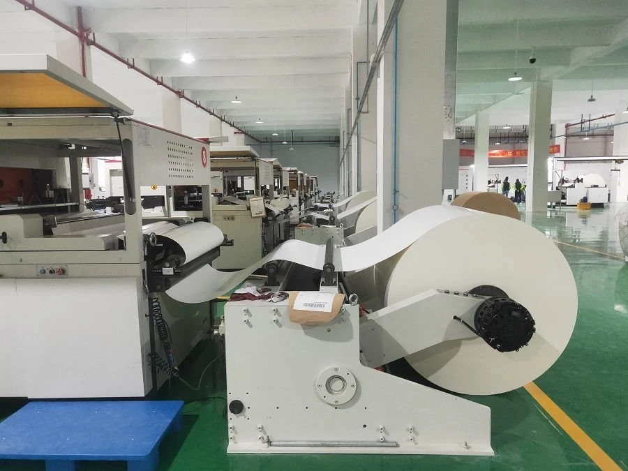Machine de découpe en bois pour assiettes en papier